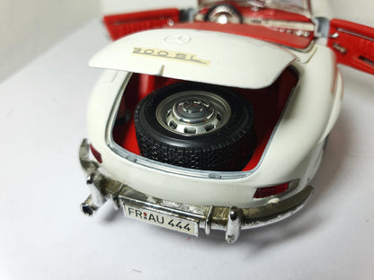 1:18 Mercedes-Benz 300SL Roadster ~ Bburago ~ White