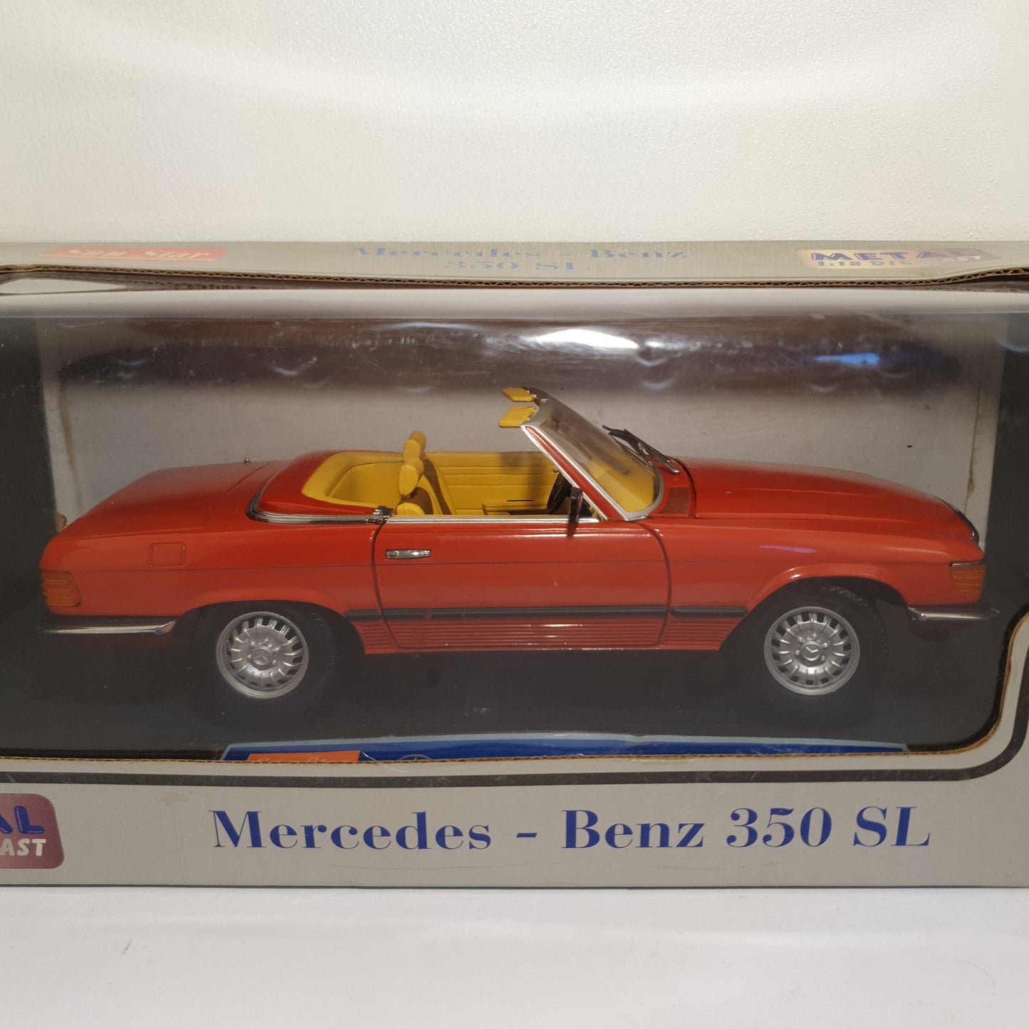 1:18 Mercedes-Benz 350SL 1977 Convertible ~ Sunstar ~ Red