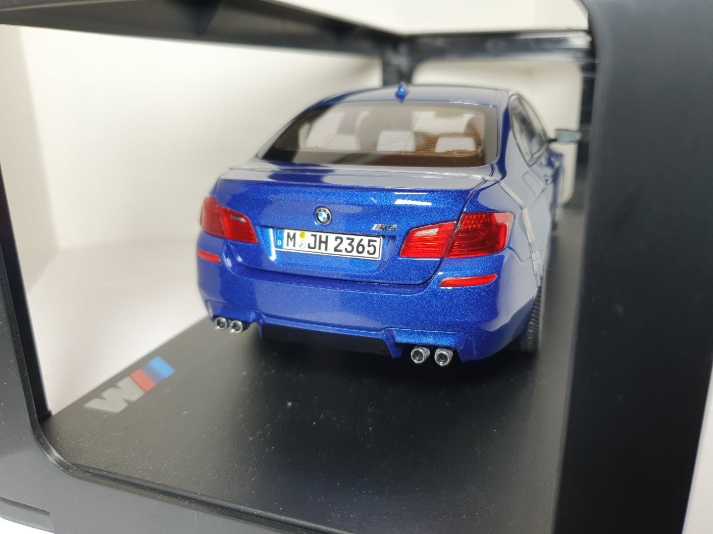 1:18 BMW M5 F10 ~ Paragon ~ San Marino Blue