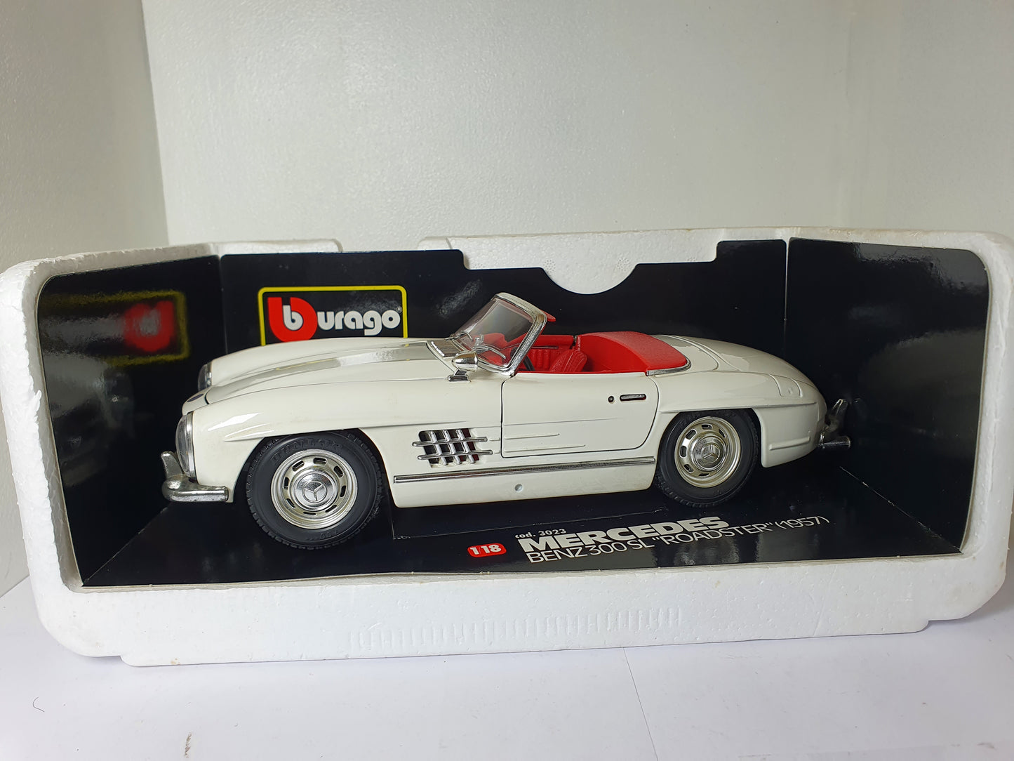 1:18 Mercedes-Benz 300SL Roadster ~ Bburago ~ White