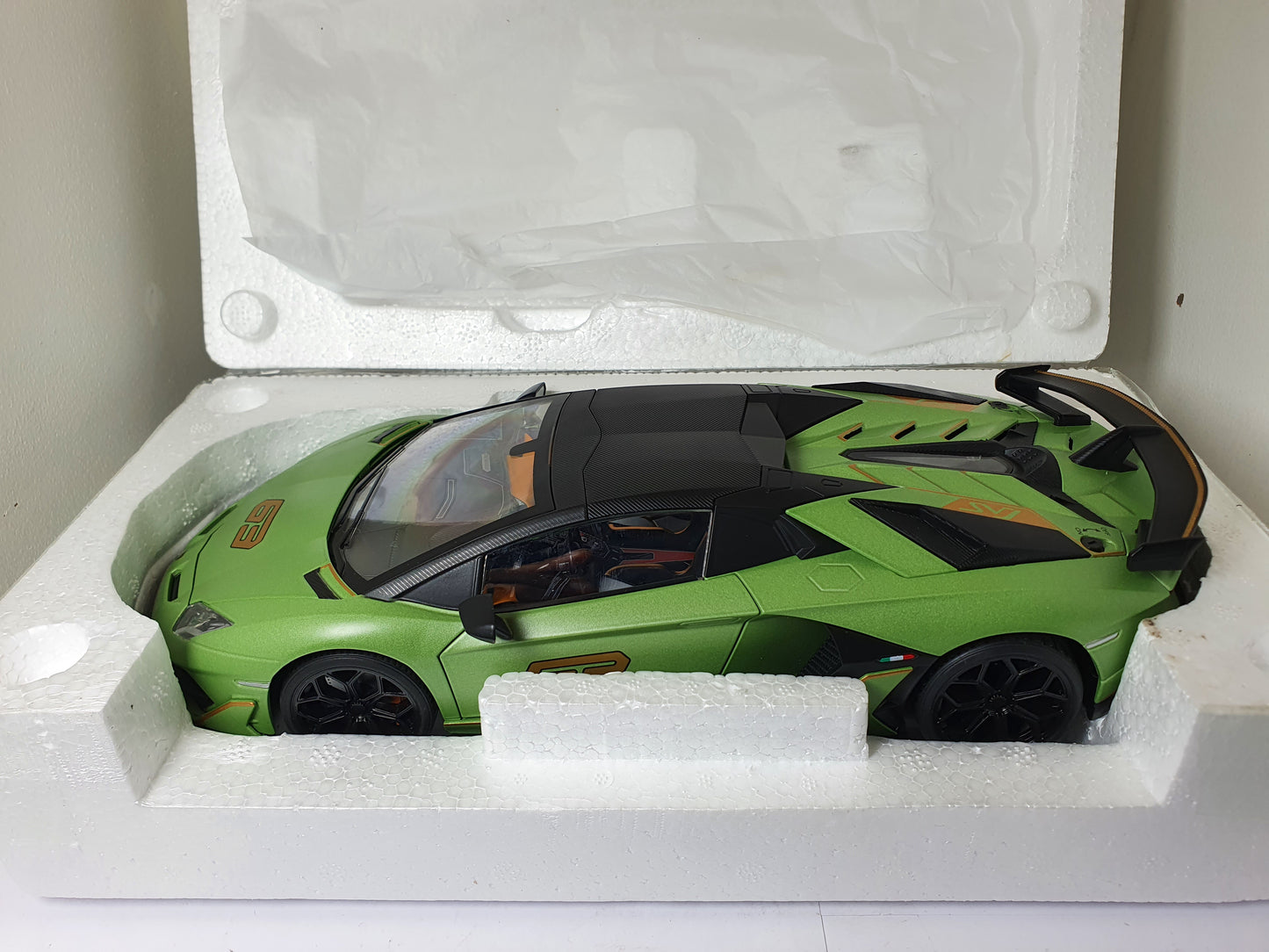 1:18 Lamborghini Aventador SVJ 63 ~ Green