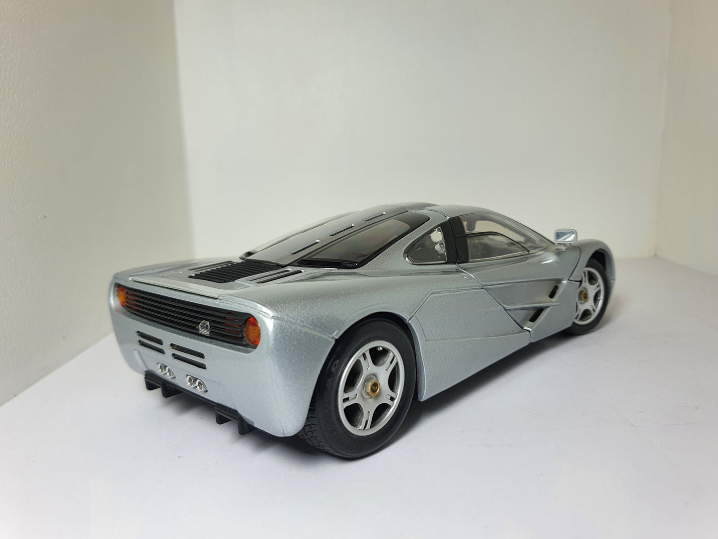 1:18 Mclaren F1 ~ Maisto ~ Silver