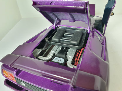 1:18 Lamborghini Diablo SE-30 Jota ~ Maisto ~ Purple