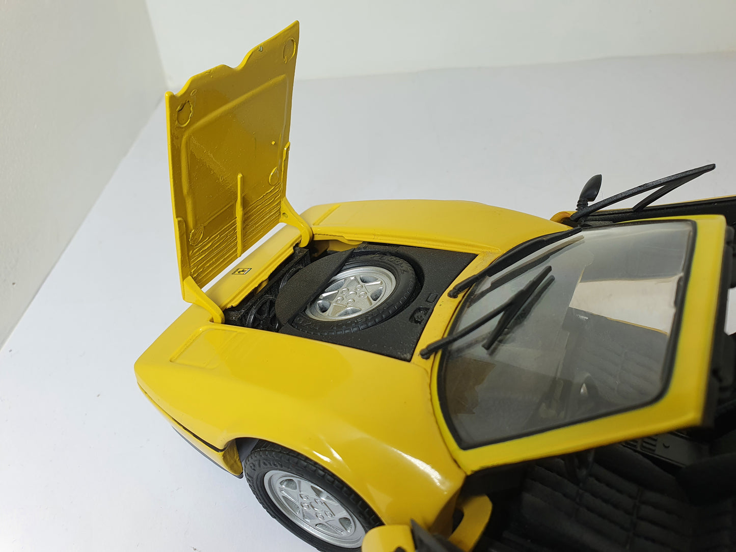 1:18 Ferrari 328 GTS ~ Anson ~ Yellow