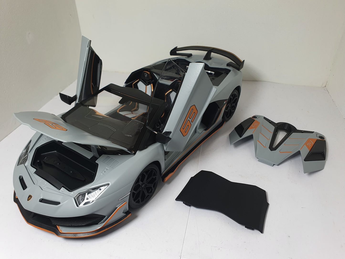 1:18 Lamborghini Aventador SVJ 63 ~ Gray