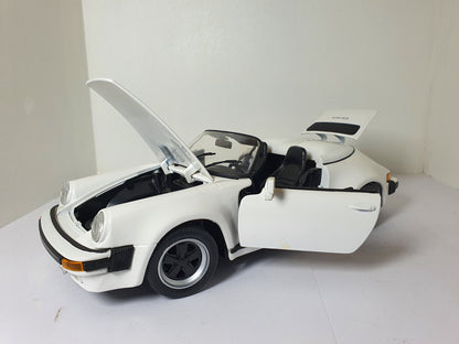 1:18 Porsche 911 Speedster 930 ~ Maisto ~ White