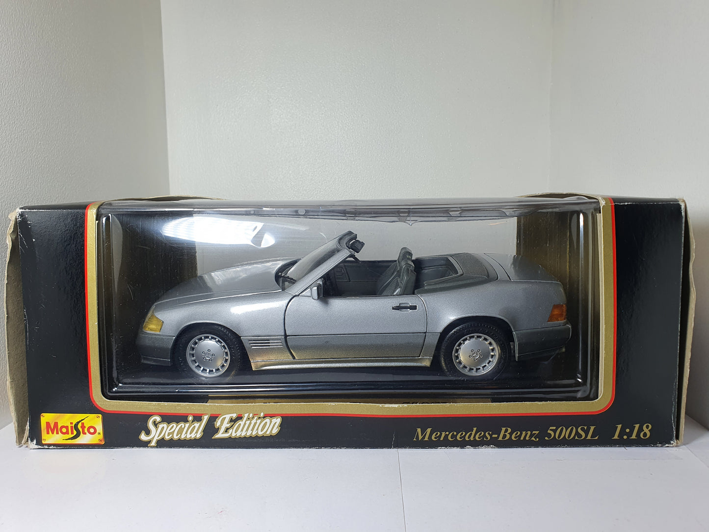 1:18 Mercedes 500SL R129 ~ Maisto ~ Grey