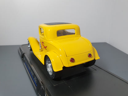 1:18 1934 Ford 3 Window Coupe ~ Road Signature ~ Yellow