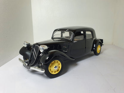 1:18 Citroen Traction 11B ~ Solido ~ Black