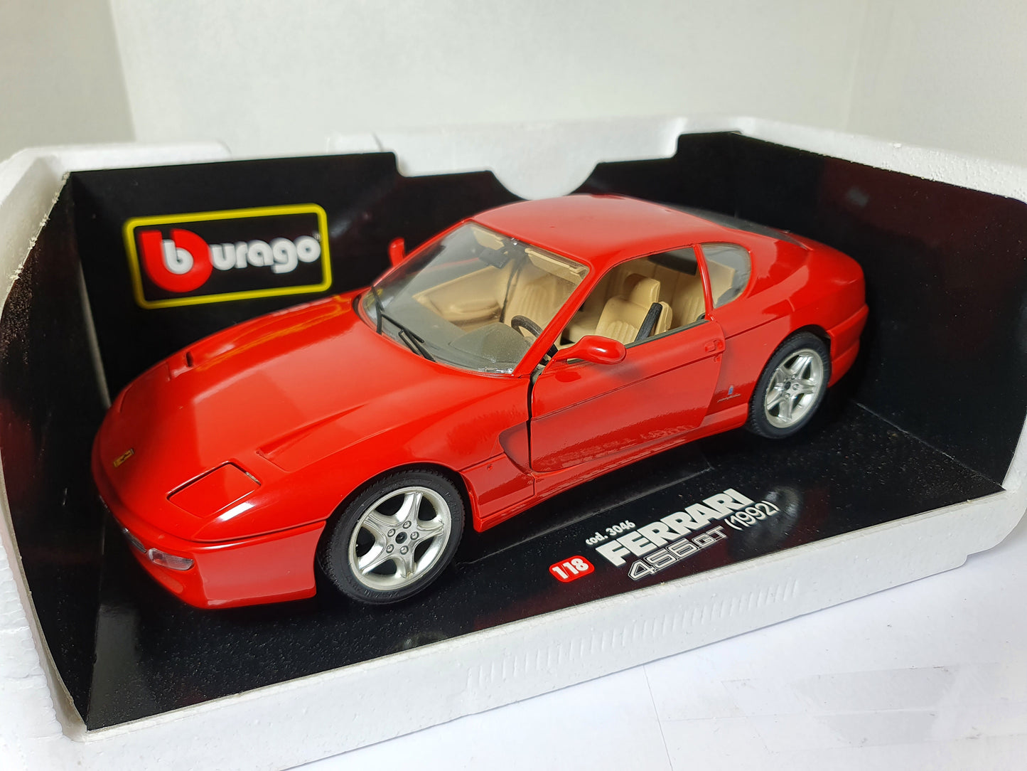 1:18 Ferrari 456 GT ~ Bburago ~ Rosso Corsa