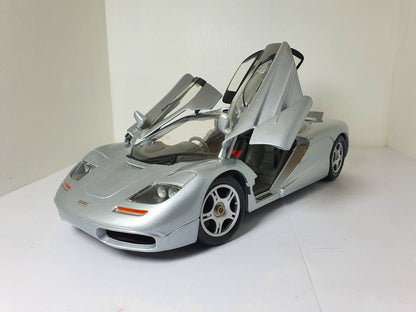 1:18 Mclaren F1 ~ Maisto ~ Silver