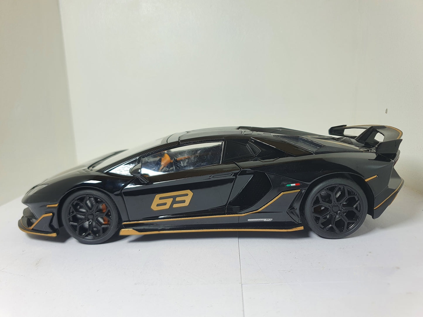 1:18 Lamborghini Aventador SVJ 63 ~ Black