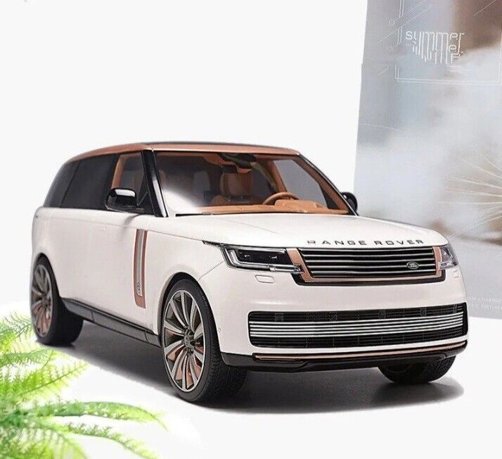 1:18 Range Rover Vogue L460 Style Diecast ~ White